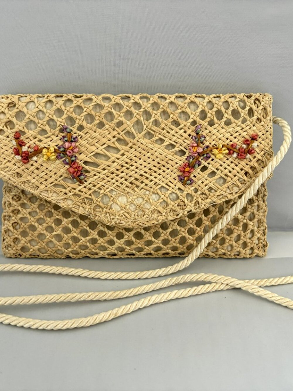 Vintage Straw Crossbody Bag Bermuda Beauty Craft Embroidered Florals Linen Lined